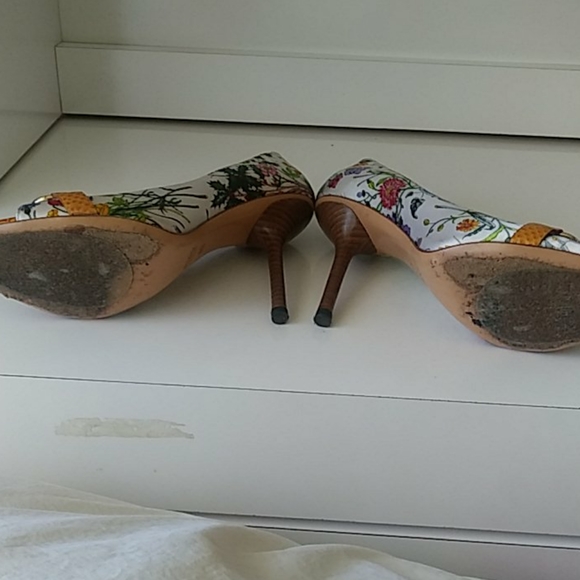 Gucci Floral Heels size 8 - Picture 4 of 8
